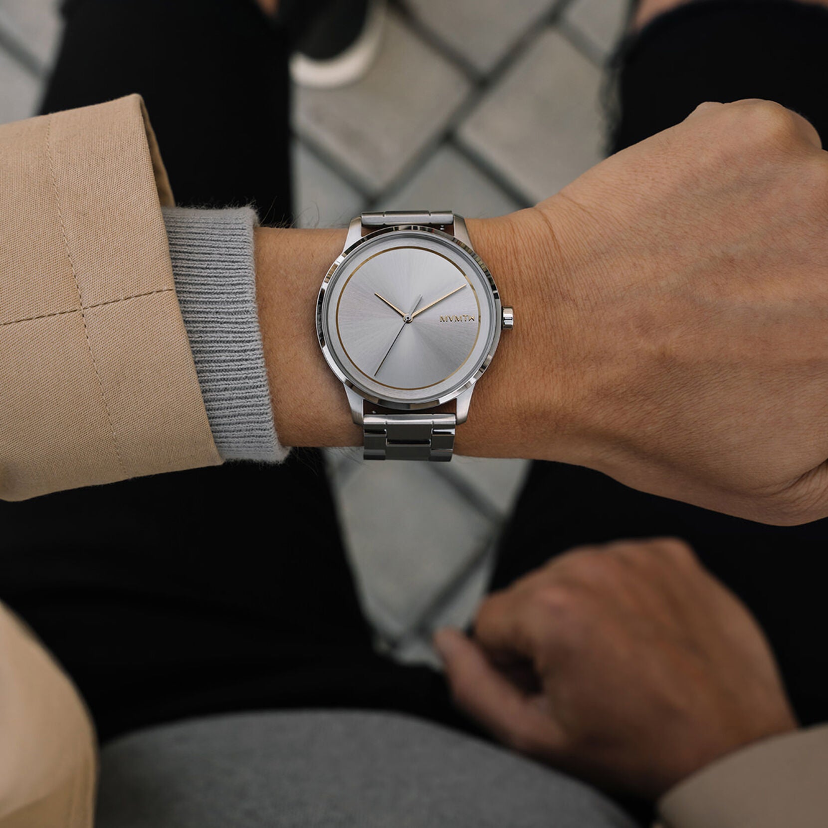 Profile | Pulse Silver | 44MM - image 5