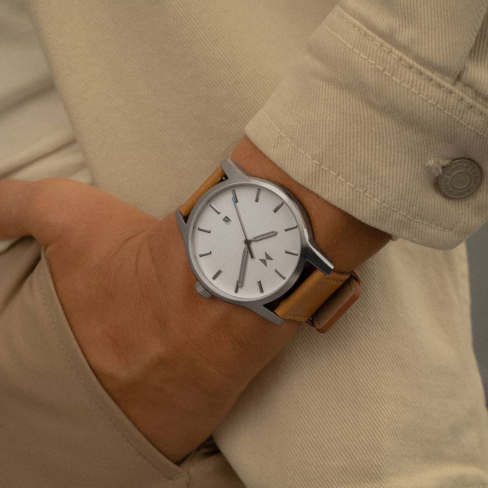 Classic II | Camel Tan | 44MM - image 8