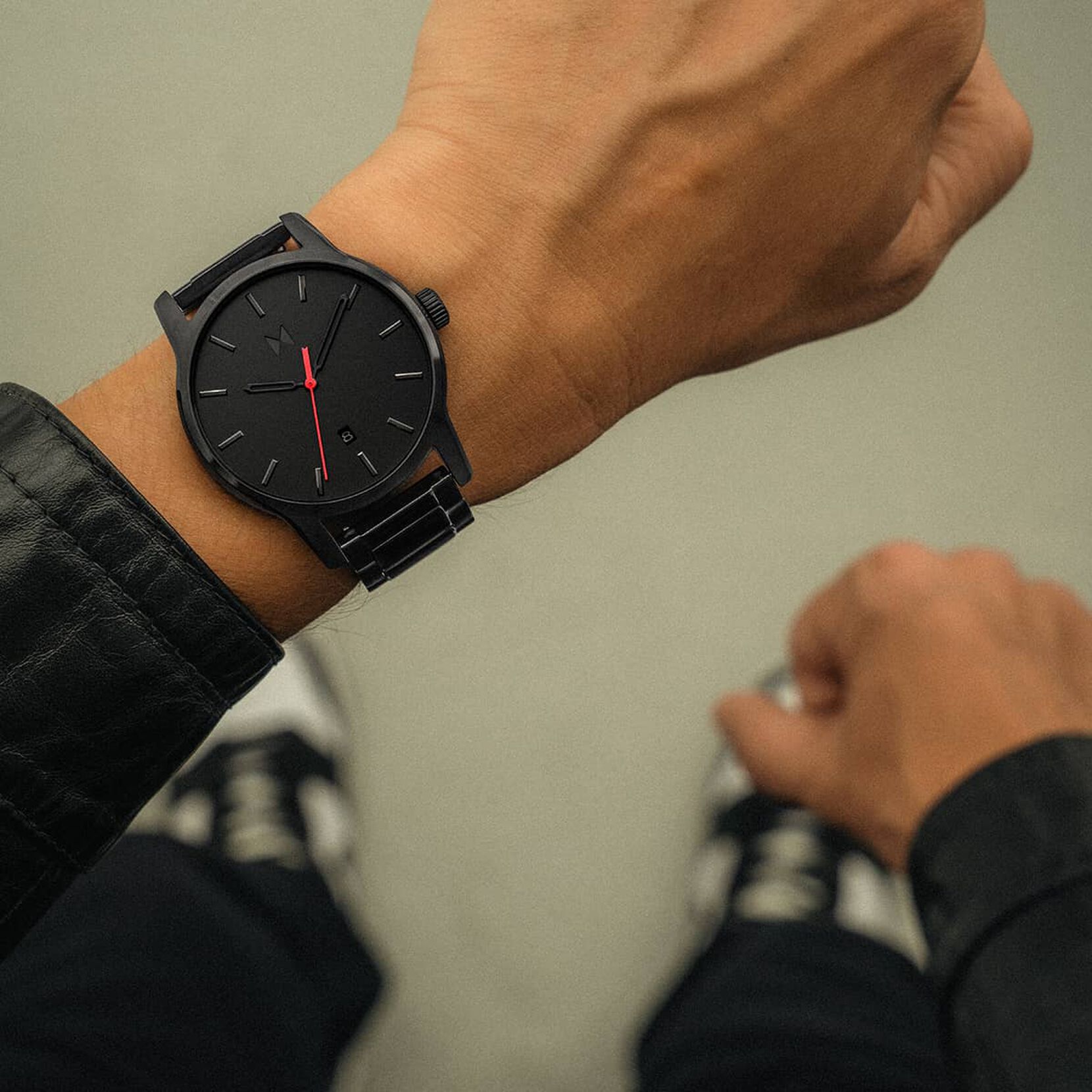 Classic II | Jet Black Steel | 44MM - image 6