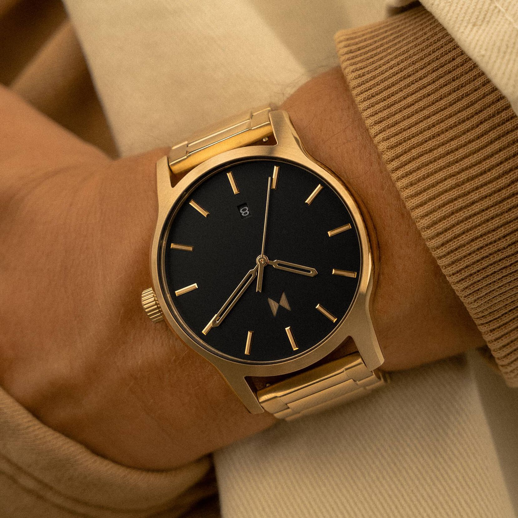 Classic II | Lion Gold | 44MM - image 5