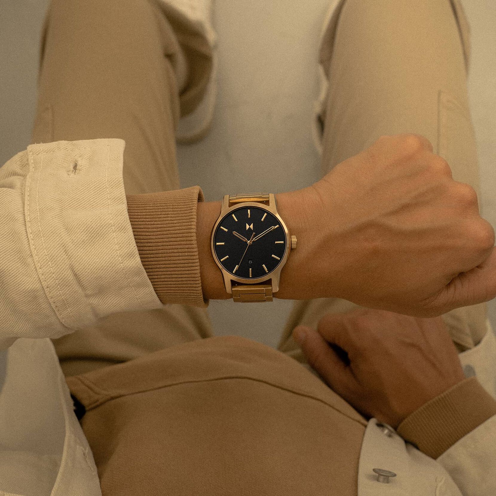 Classic II | Lion Gold | 44MM - image 6