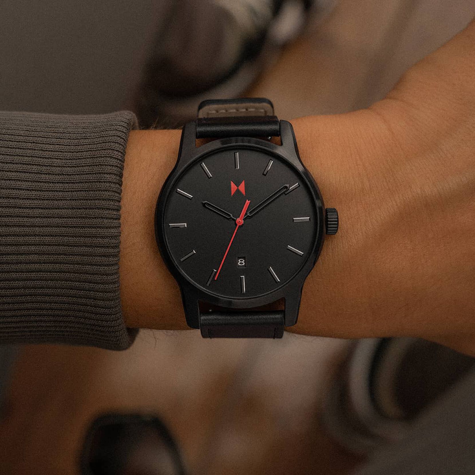 Classic II | Jet Black Leather | 44MM - image 8