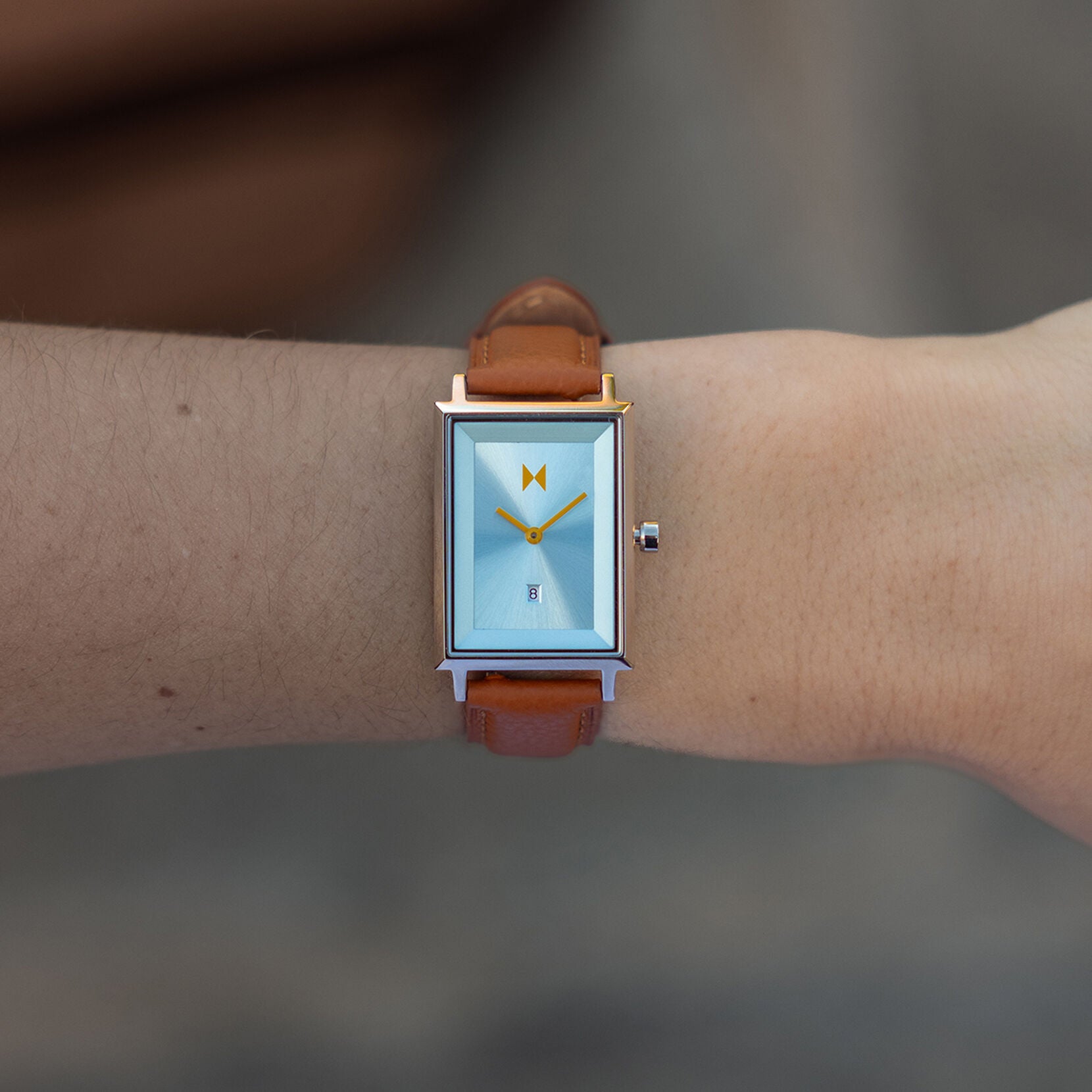 Signature Square | Sartorial Sport | 24MM - image 5