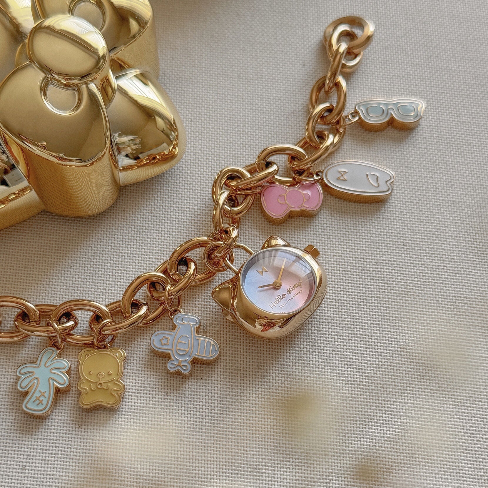 Hello Kitty® Iridescent Blue and Pink | 28MM - image 7