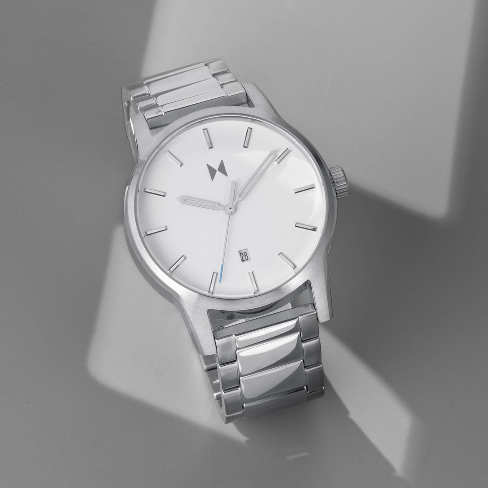 Classic II | Moon Silver | 44MM - image 4