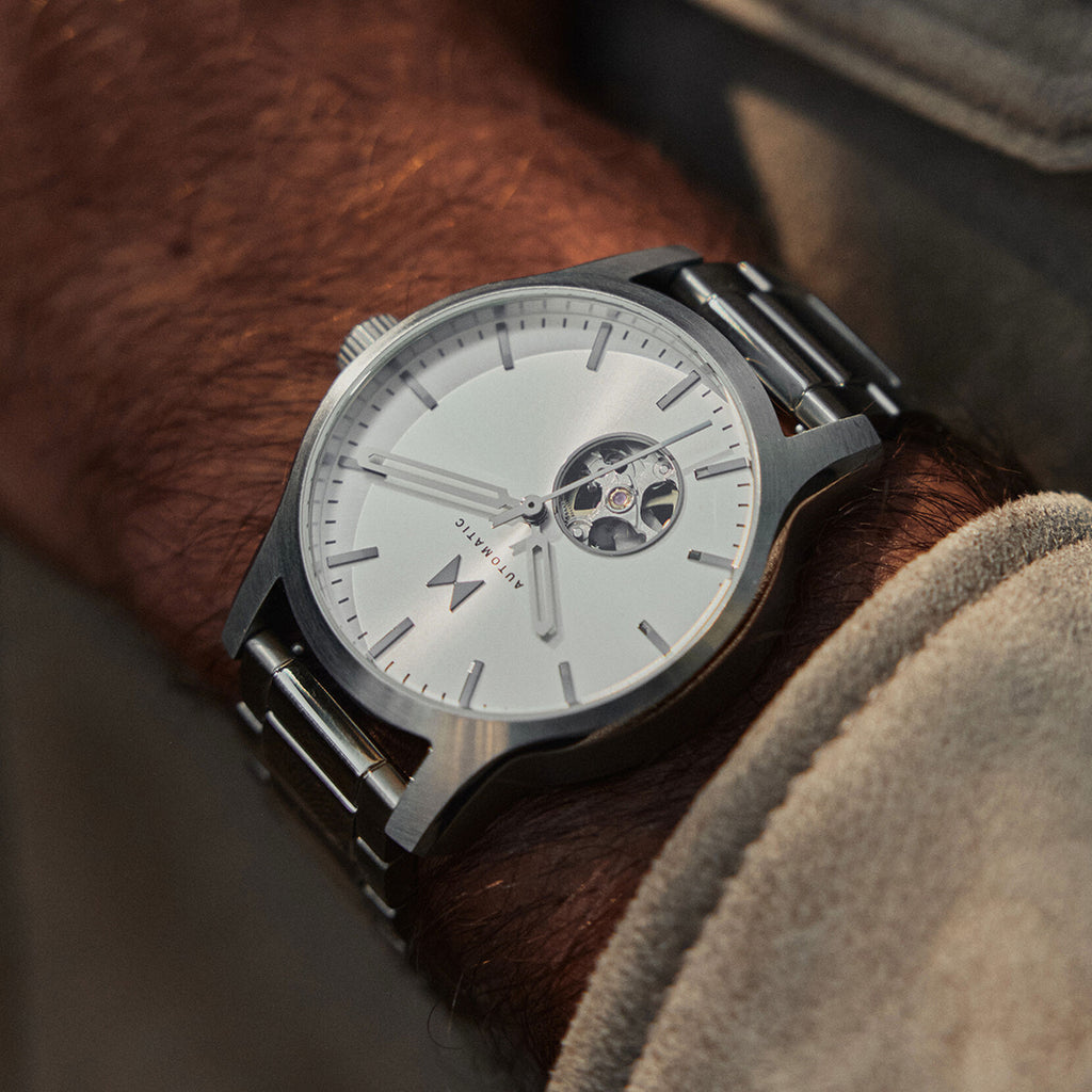 Classic II Automatic | Skyline Silver | 44MM - image 4