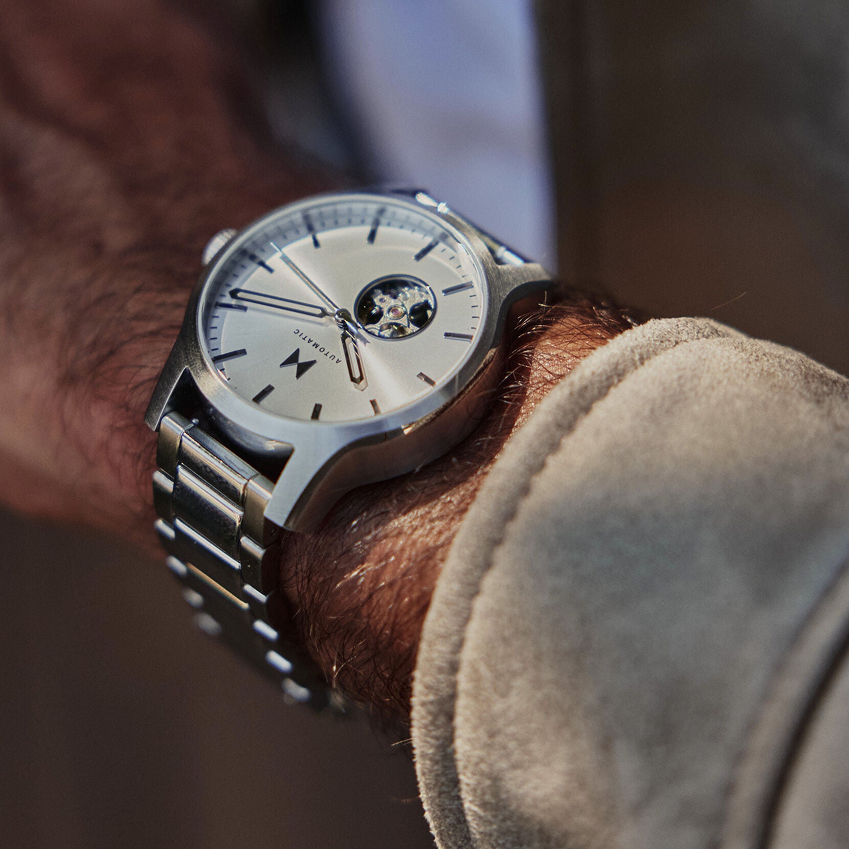 Classic II Automatic | Skyline Silver | 44MM - image 8