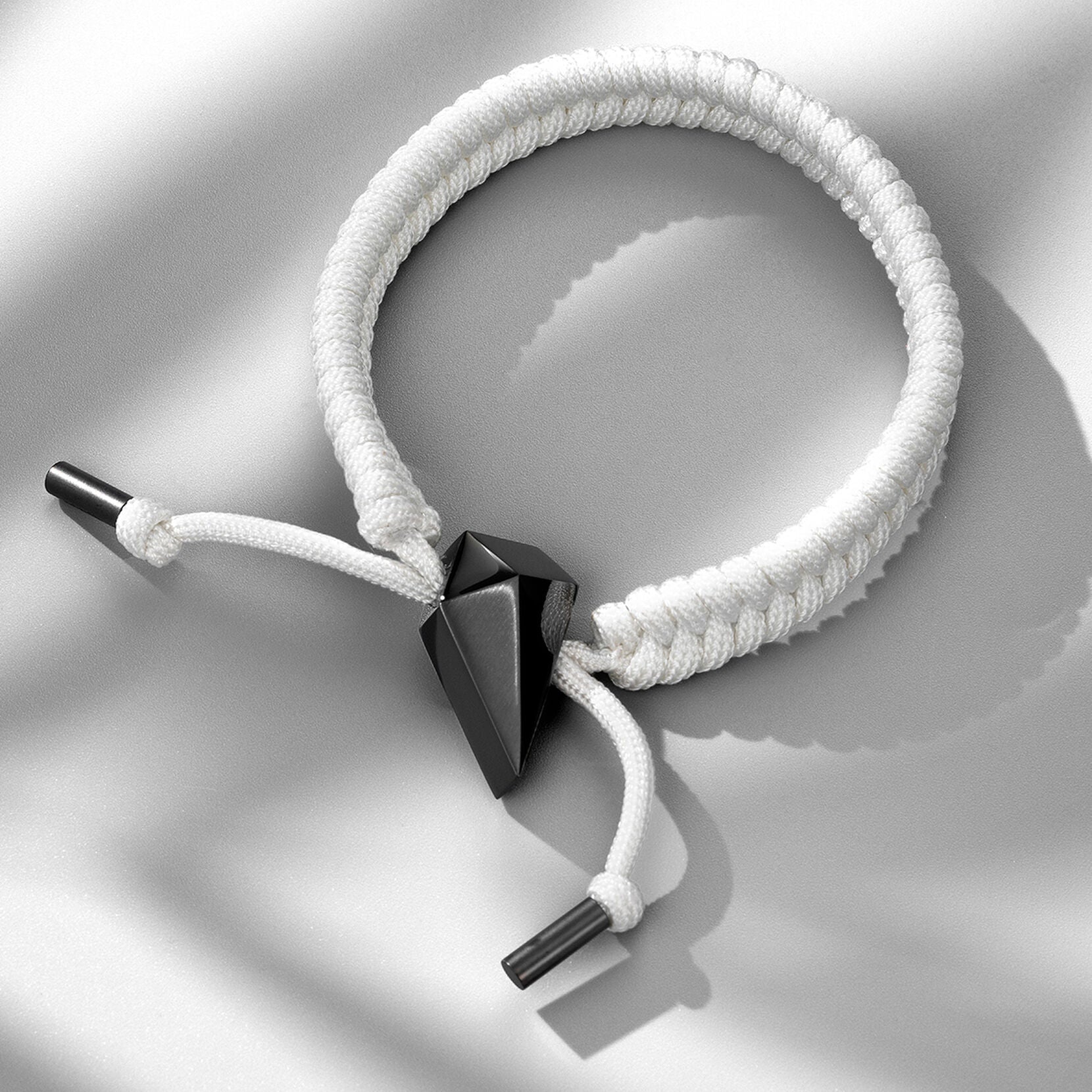 Sculpted Shark Tooth Pendant Bracelet | White - image 3